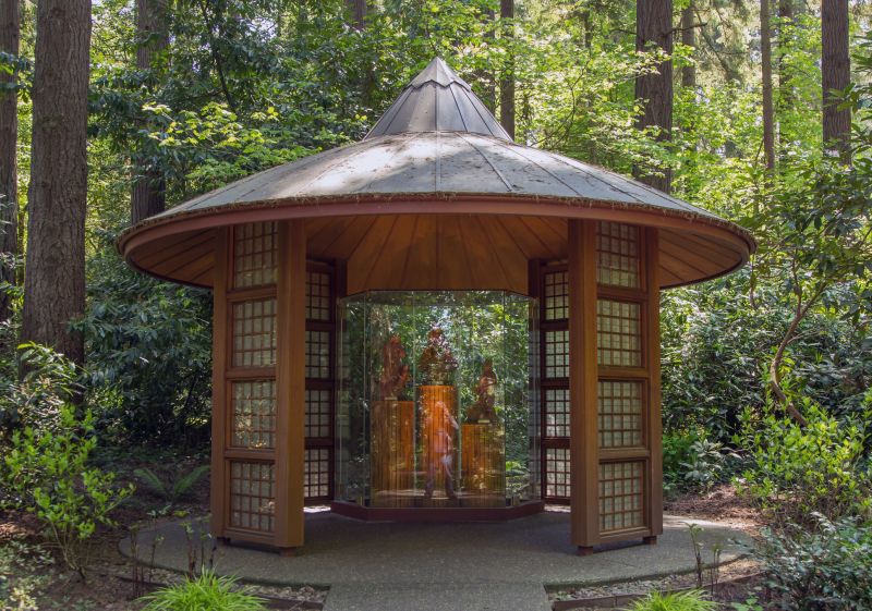 Expert Assembly in Action